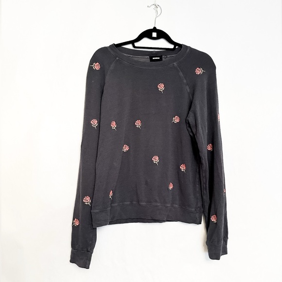 Monrow Revolve All Over Rose Embroidered Raglan Sweatshirt in “Vintage Black” SM - Picture 5 of 12